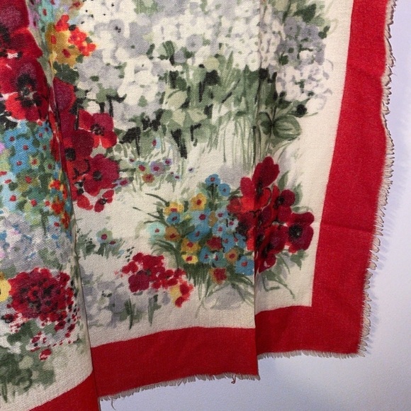 Vivienne Vintage Raw Edge Floral Square Scarf - Picture 12 of 16
